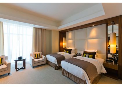 HOTOWELL is making your hotel room smarter with the Noise-Free smart thermostat